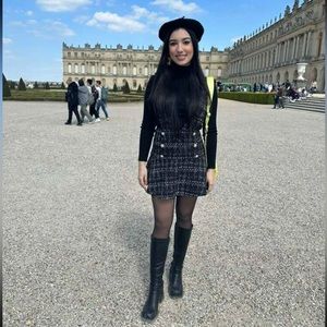 NWT SWEATEr - black large